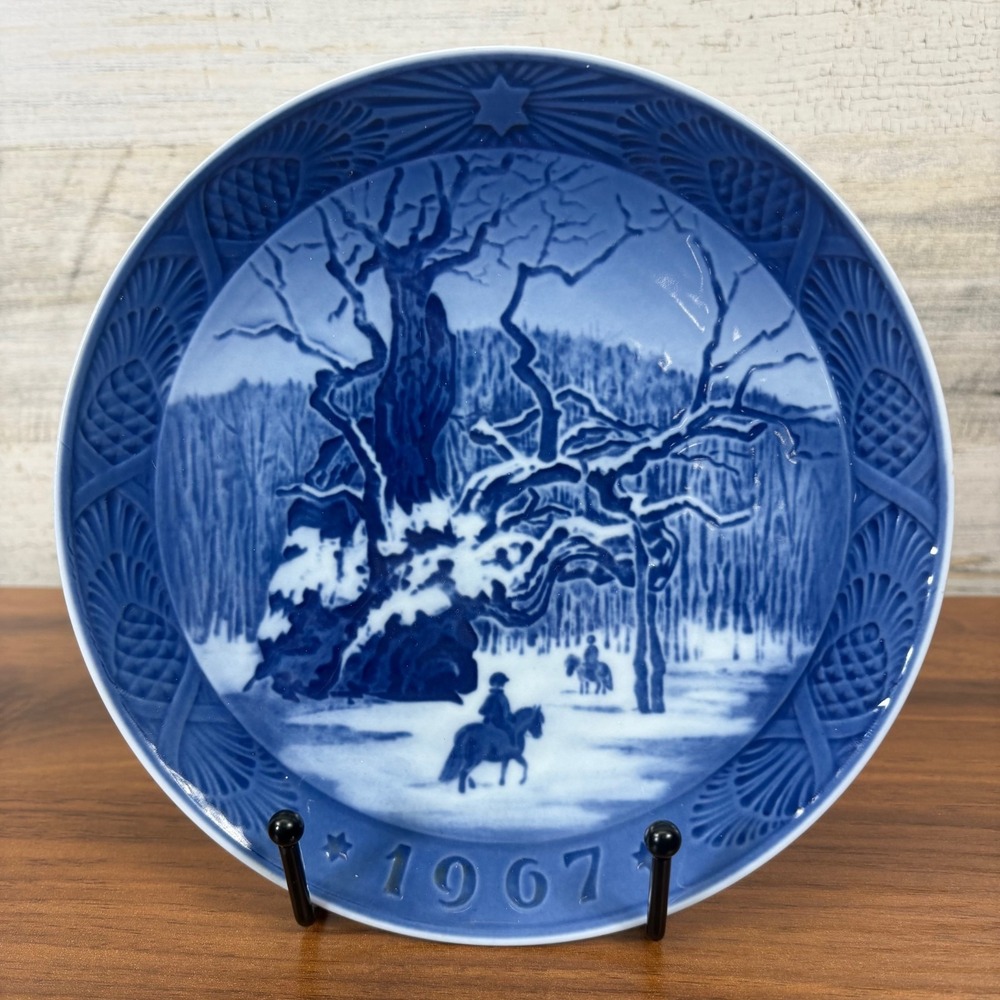 Vintage Royal Copenhagen Christmas Plates 1967‎ Porcelain Cobalt Blue Kongeegen